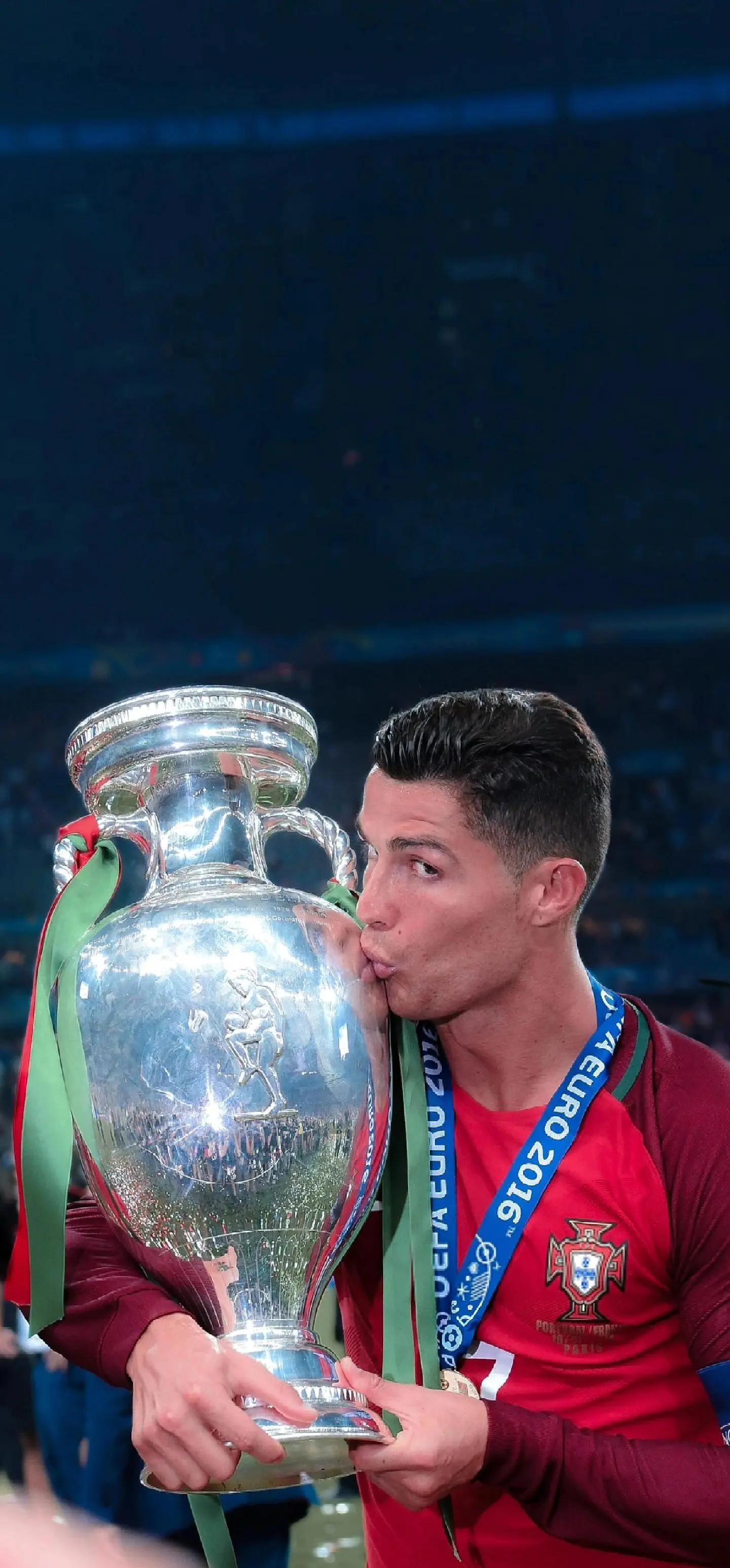 葡萄牙险胜瑞典，晋级欧洲决赛