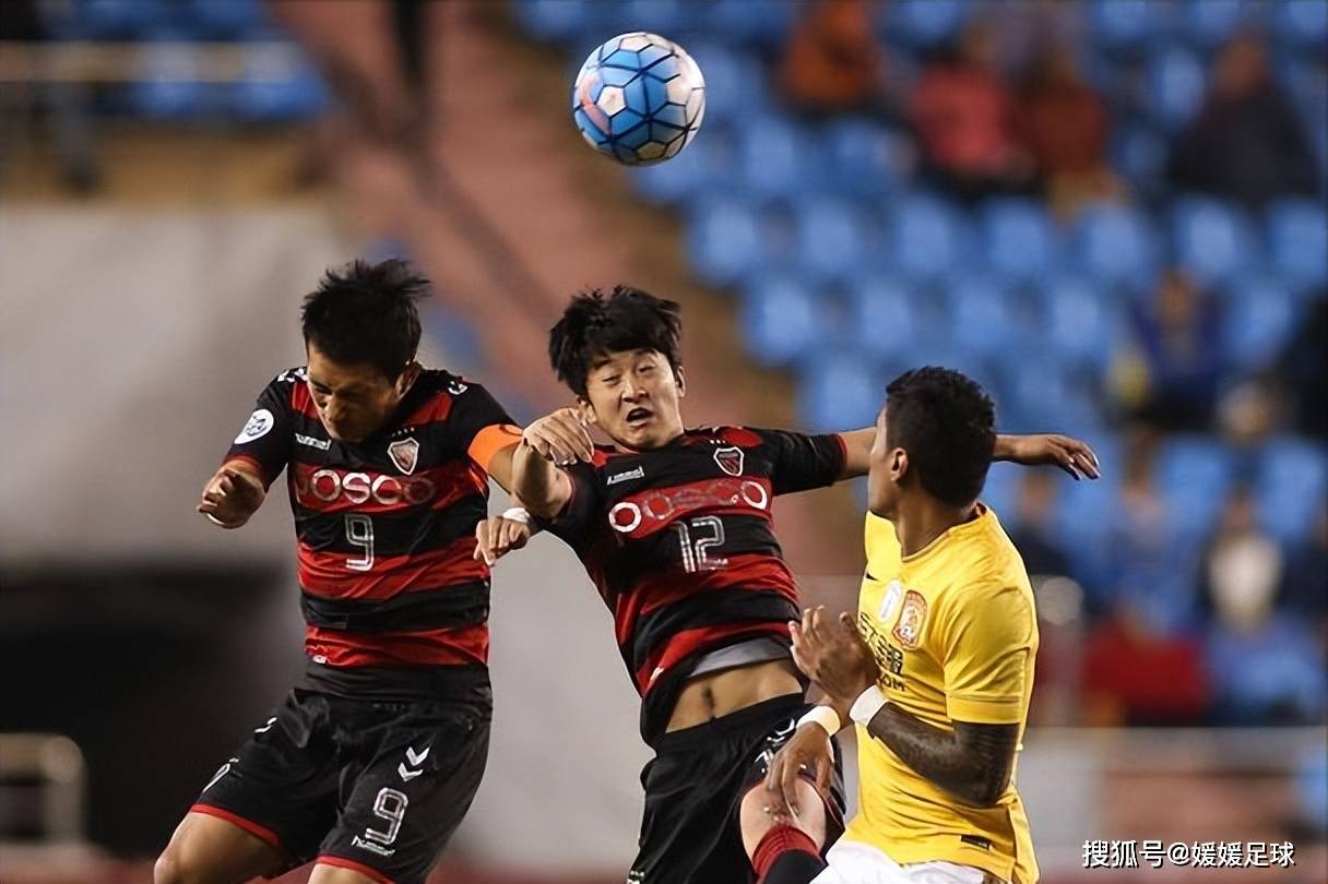 九游APP-足球联赛即将揭幕，强队交手激情四射