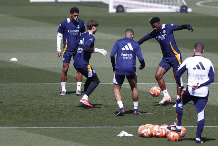 九游娱乐网站-包含欧洲联赛打响，皇马遇危机，马刺横扫的词条