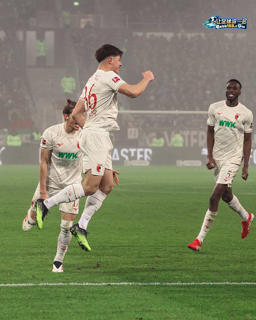 奥格斯堡队员表现不佳,或将遭遇球队调整 奥格斯堡队员表现不佳,或将遭遇球队调整