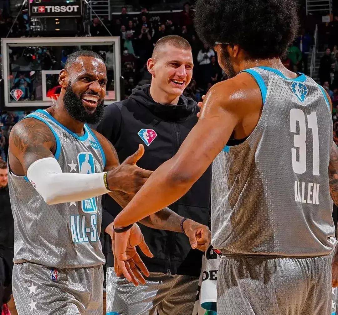 球队内讧？主力球员连续缺席