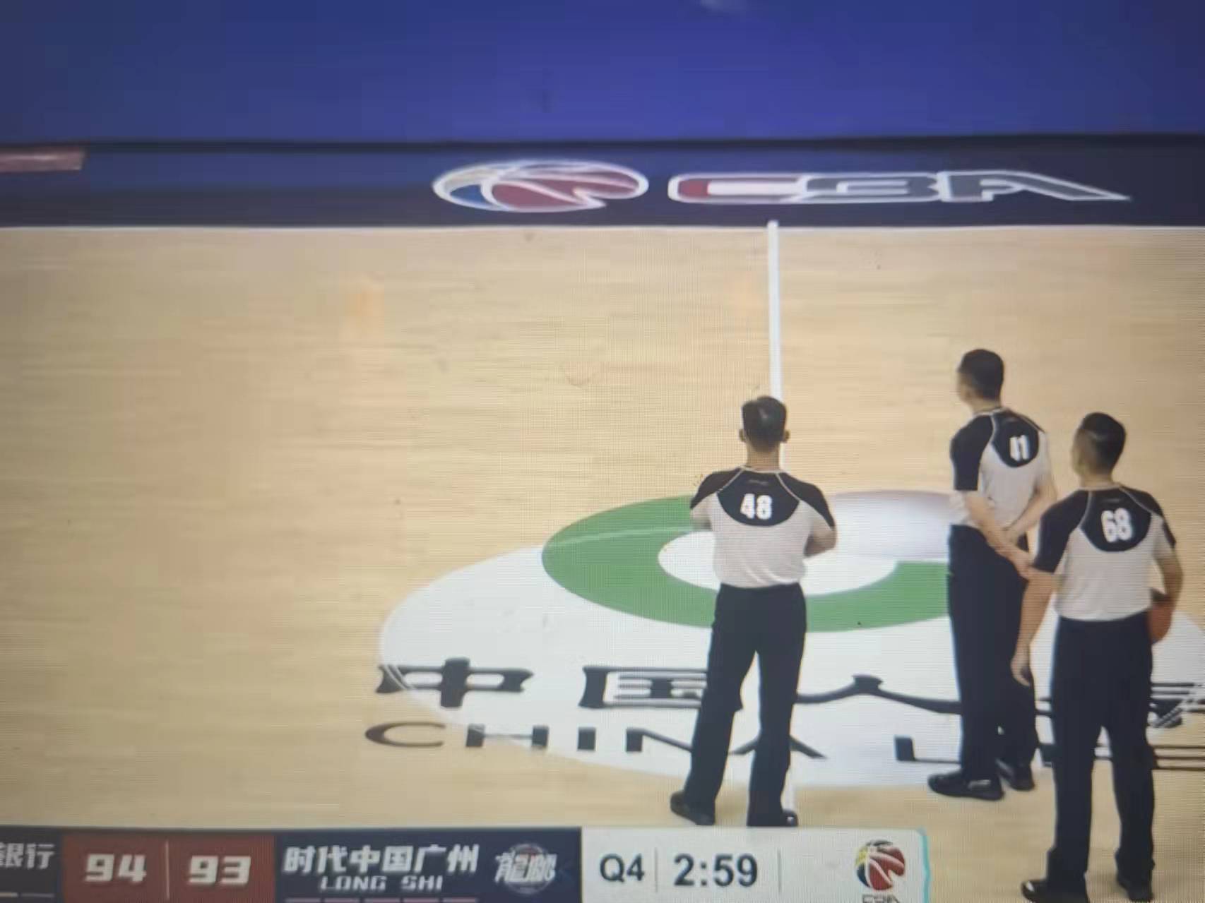 火山队主教练因私事暂停执教，助教代理指挥