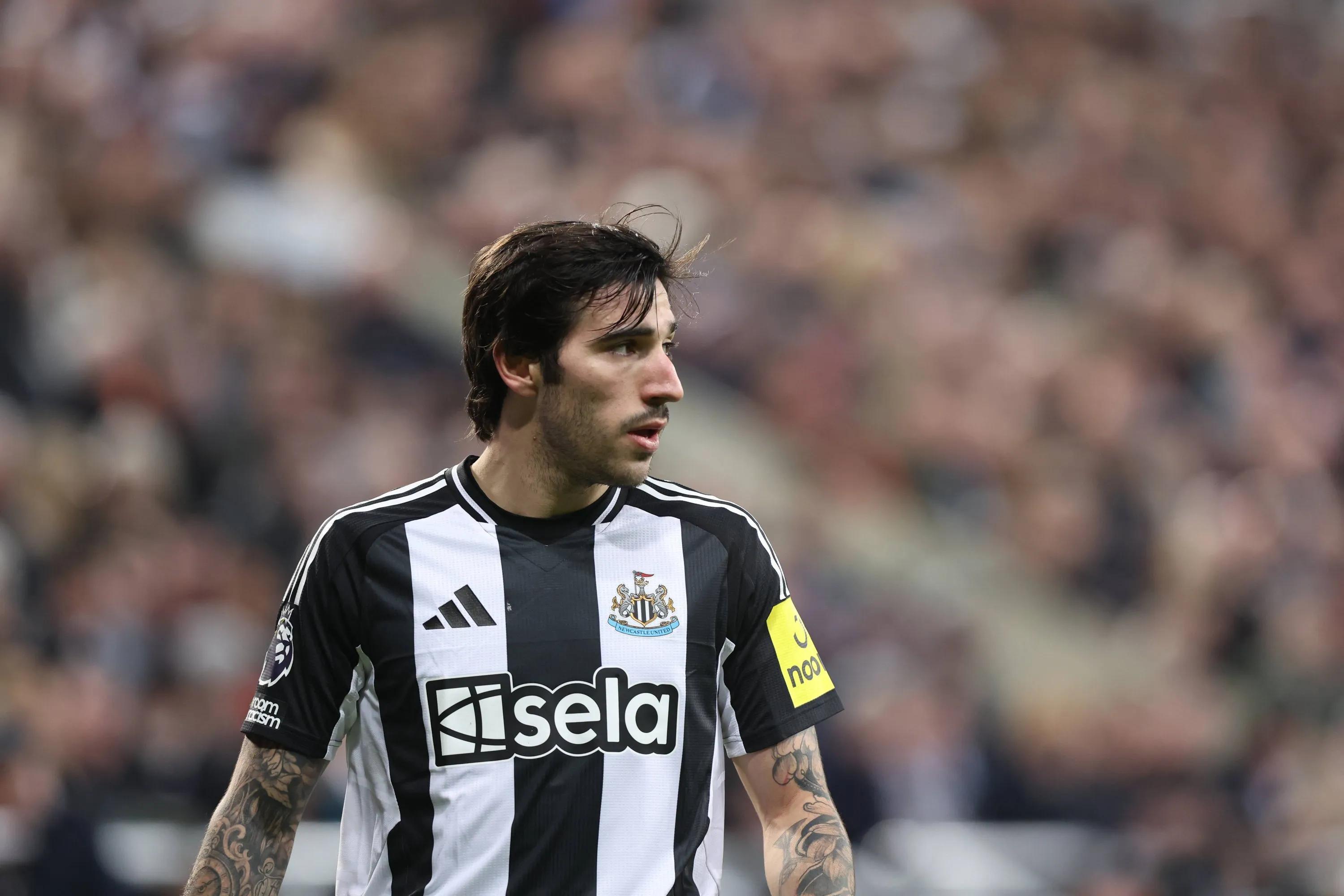 九游体育-意甲球员发布自传，引爆热议