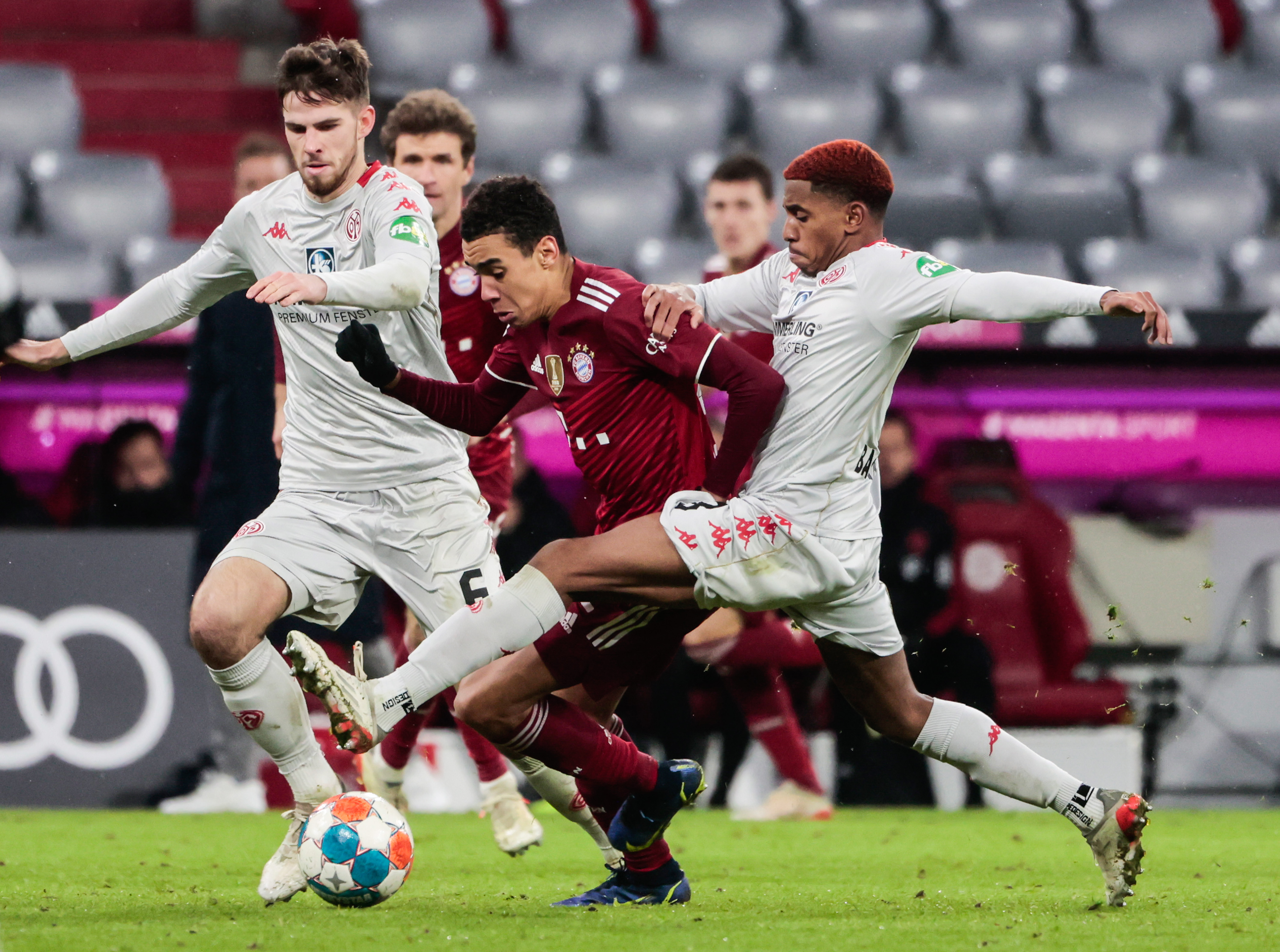 九游体育官方入口-包含沪申主场胜出，力压对手登顶积分榜的词条