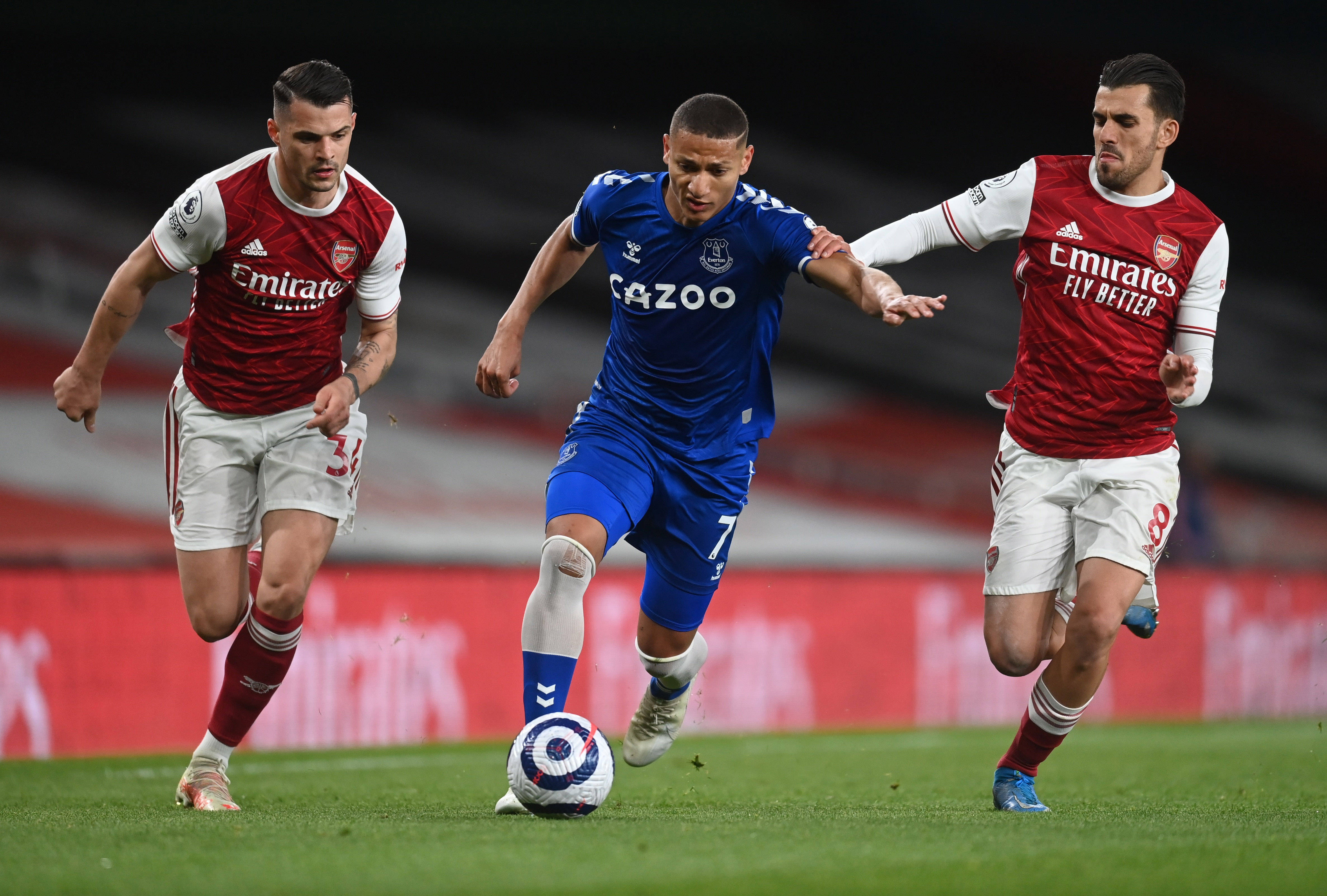 水晶宫客场遭遇连败，球队整体表现不佳