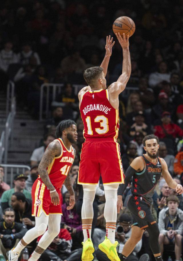 九游娱乐-开拓者队员表现抢眼，球队士气大振的简单介绍