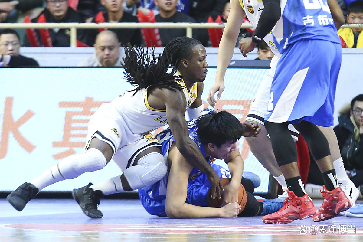 青海男篮险胜对手，强势递补