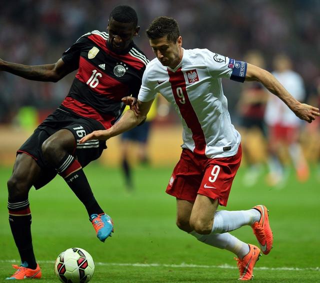 九游娱乐官方网站-波兰不敌乌拉圭遭遇失利锁定出线