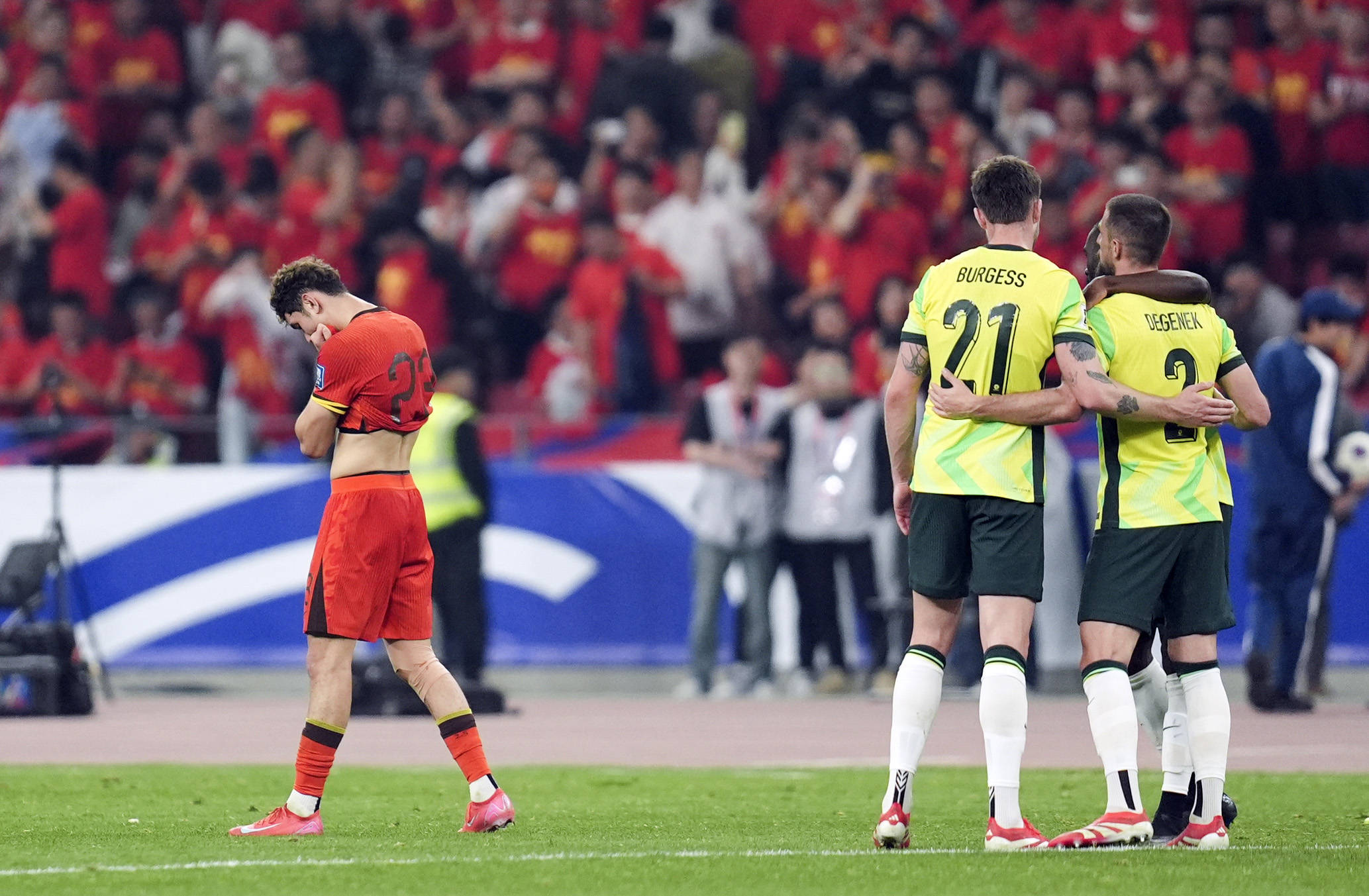 大洋洲足球联赛战况激烈，冠军难分伯仲的简单介绍