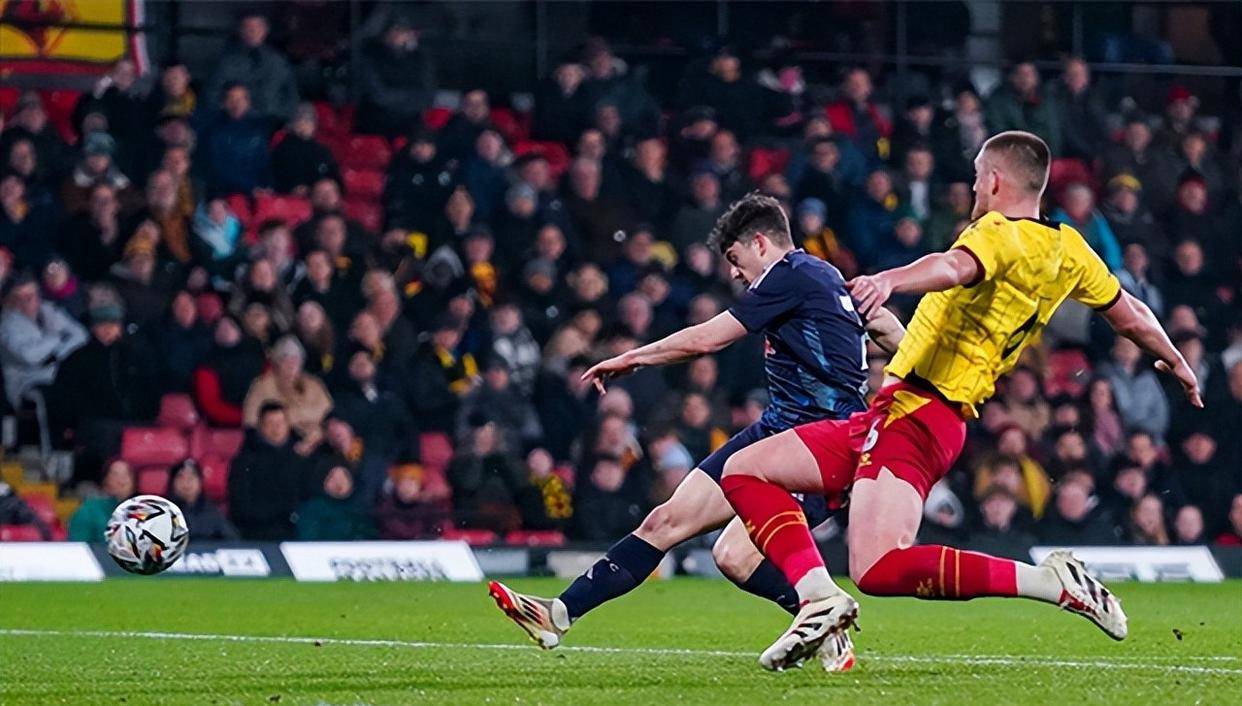 九游娱乐app下载-激战一触即发！中亚战队小胜领先，挺进半决赛