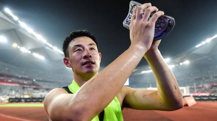 火箭主教练智慧排兵布阵，球队勇夺胜利实现翻盘