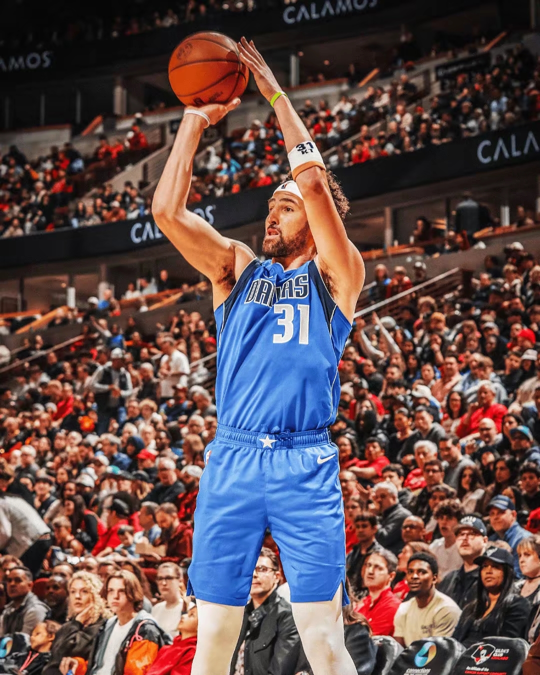 九游VIP-包含尼克斯主场大败，克莱-汤普森全场最佳表现，砍下23分的词条