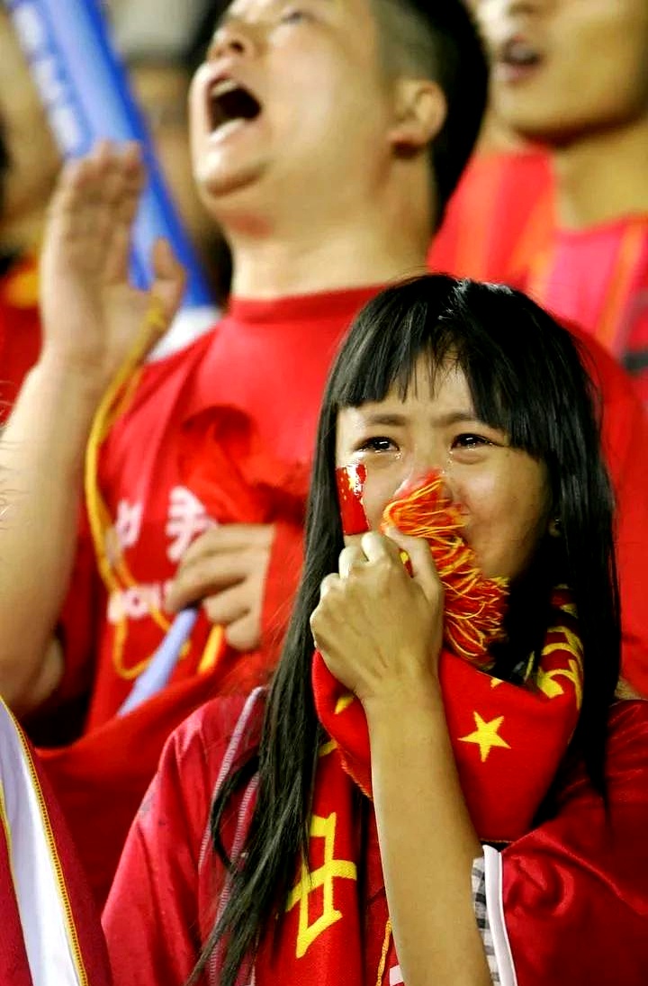 九游体育APP下载-奋力拼搏：女足球员决心不妥协