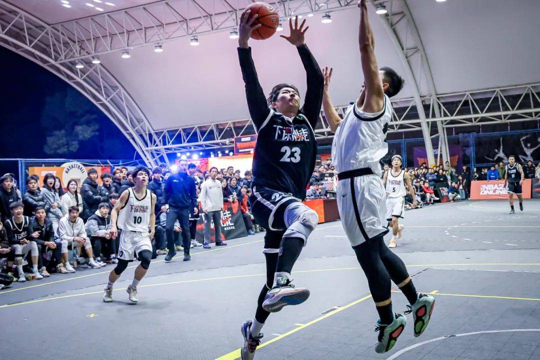 血染篮球场，力战无惧接受挑战