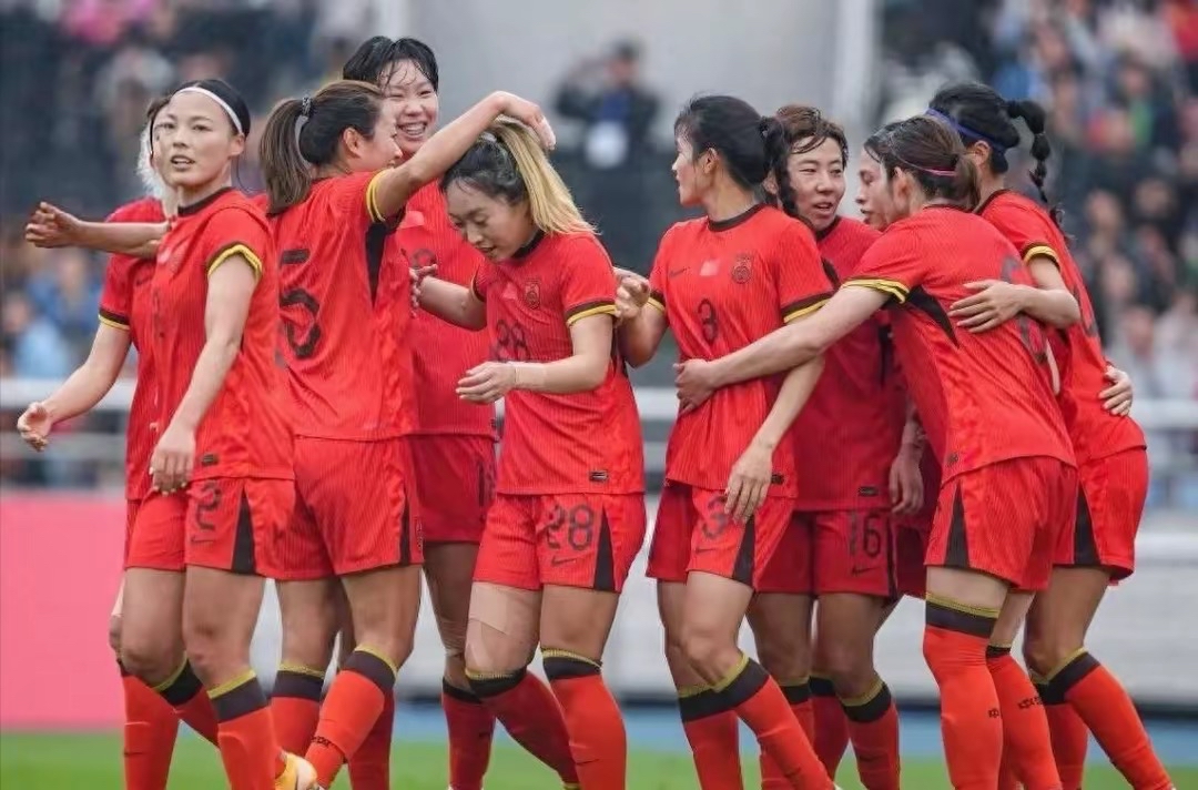 关于冲锋在前，中国女足取胜比赛的信息
