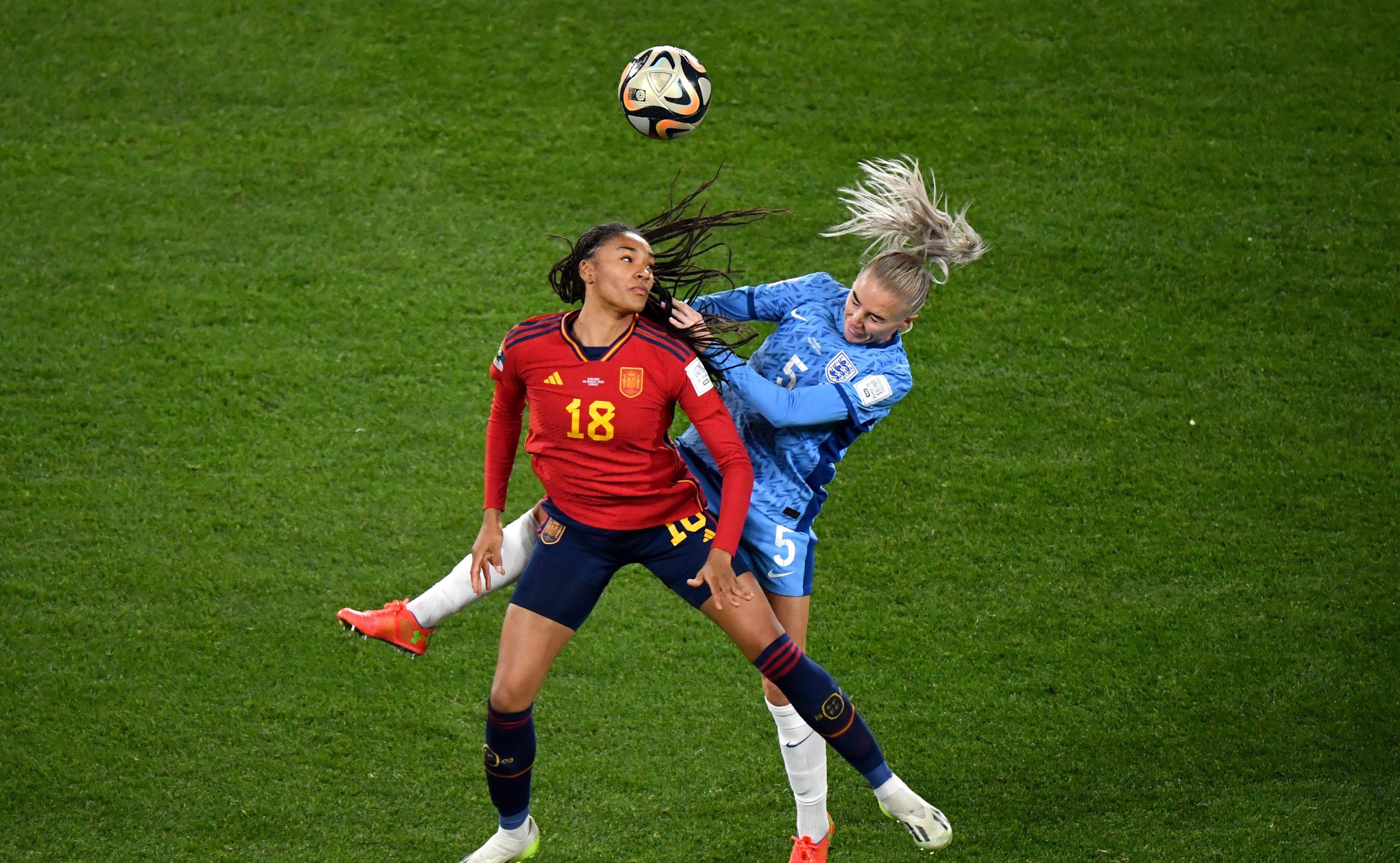 西班牙女足队在场上表现亮眼 西班牙女足队在场上表现亮眼