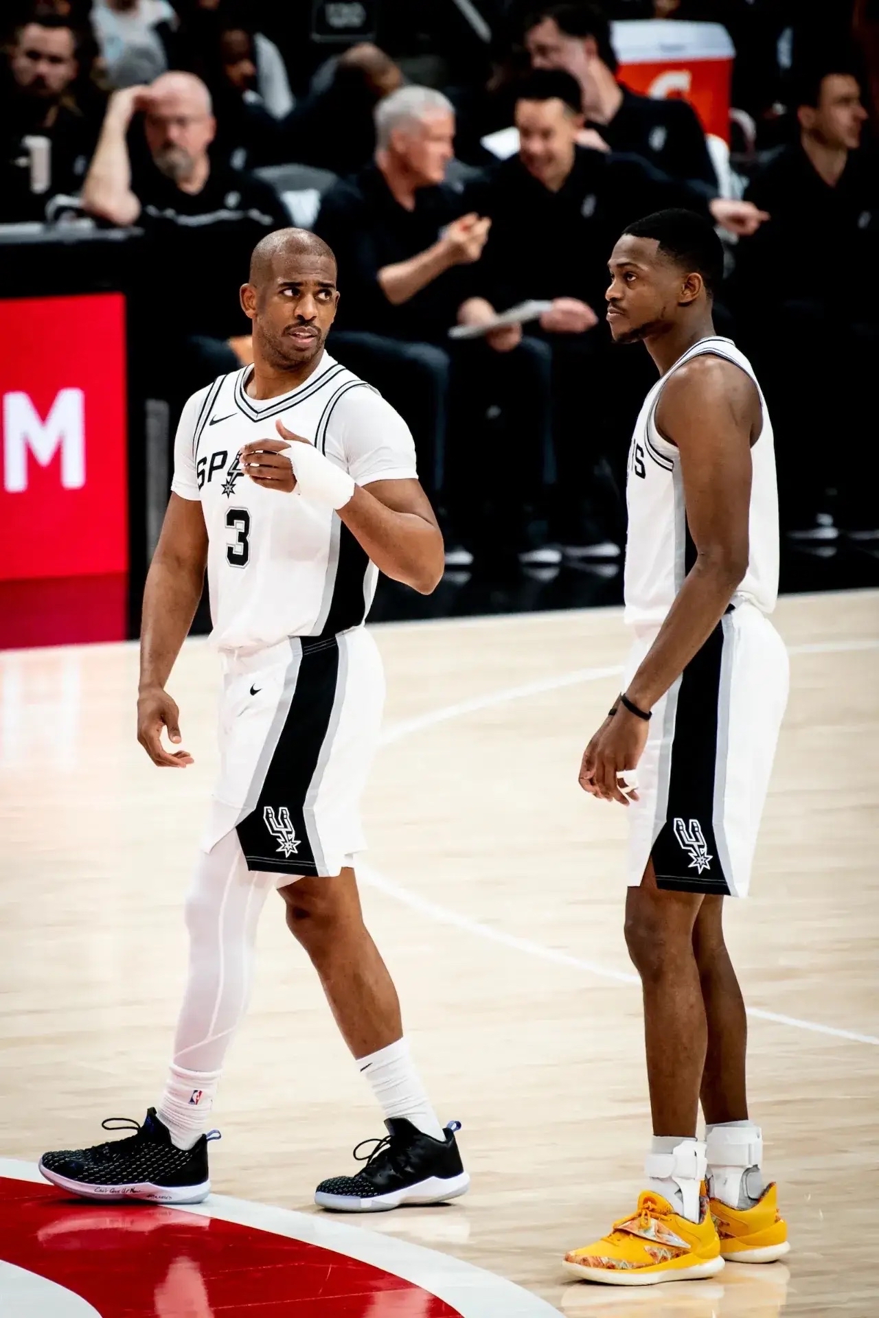 九游娱乐-马刺遭遇连败，球队排名下滑