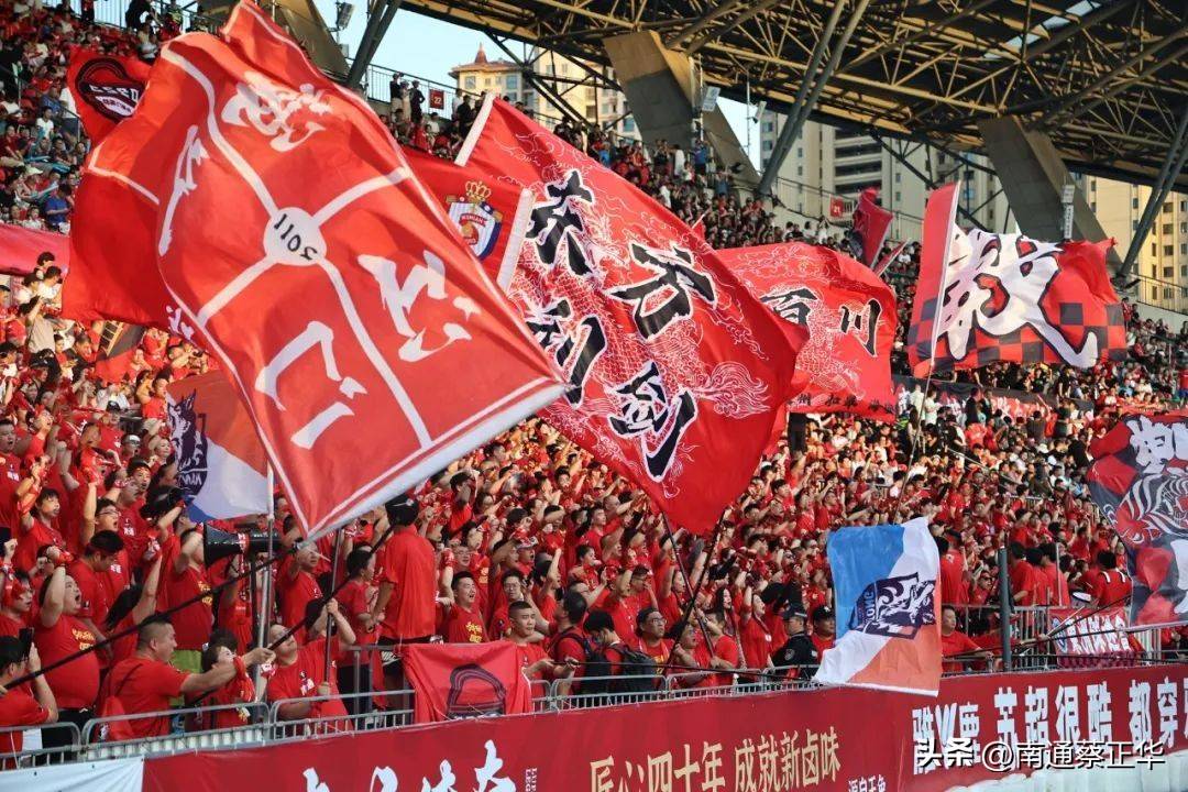 巴黎FC客场告捷，继续稳居榜首