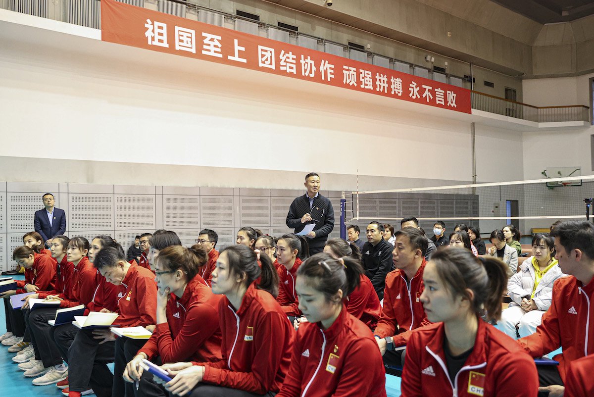 九游app下载-包含选手勇攀高峰，决胜瞬间搏击光芒的词条