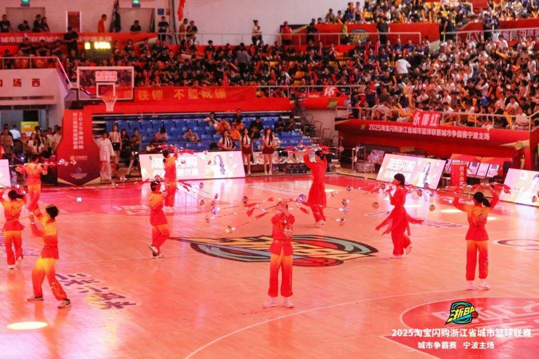 九游app下载-体育场馆人潮涌动，篮球精彩纷呈