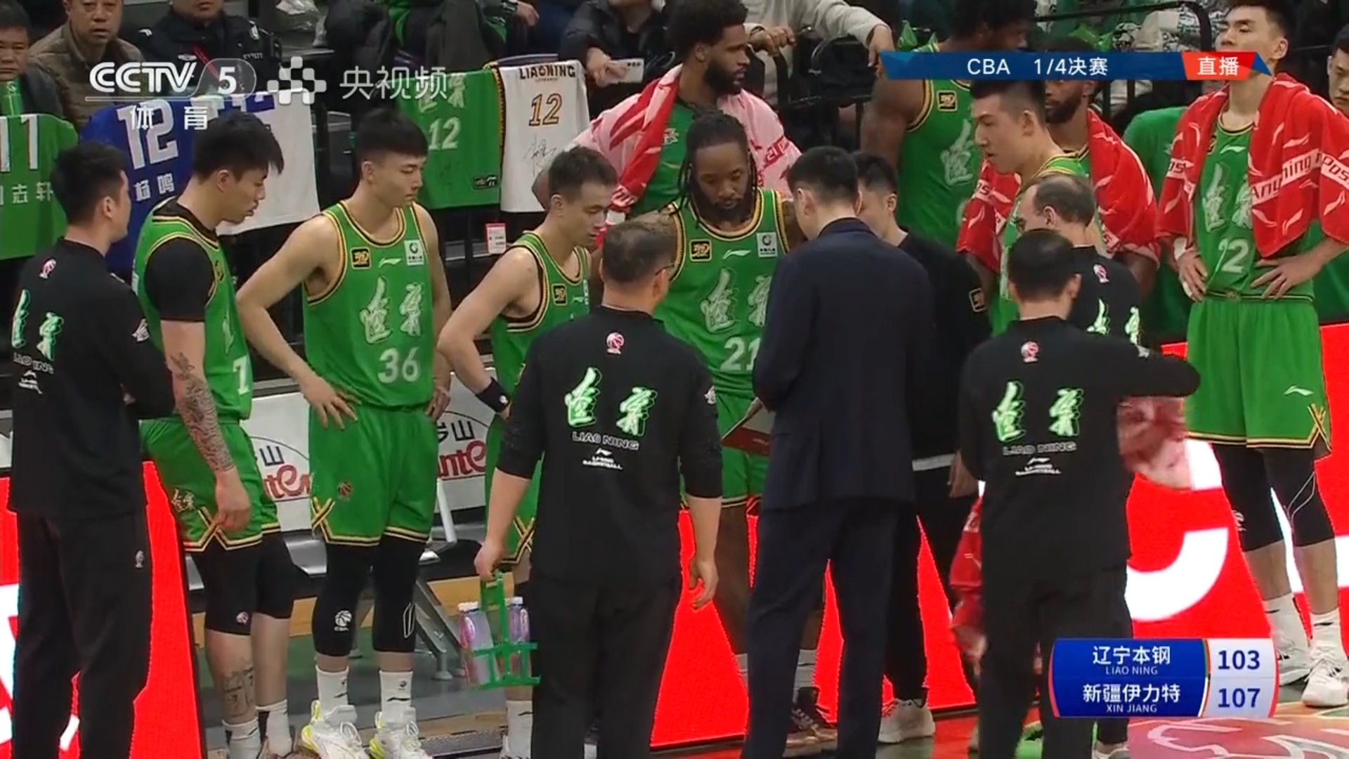 九游体育直播-强强对话中球员积极拼搏,各展所长的简单介绍