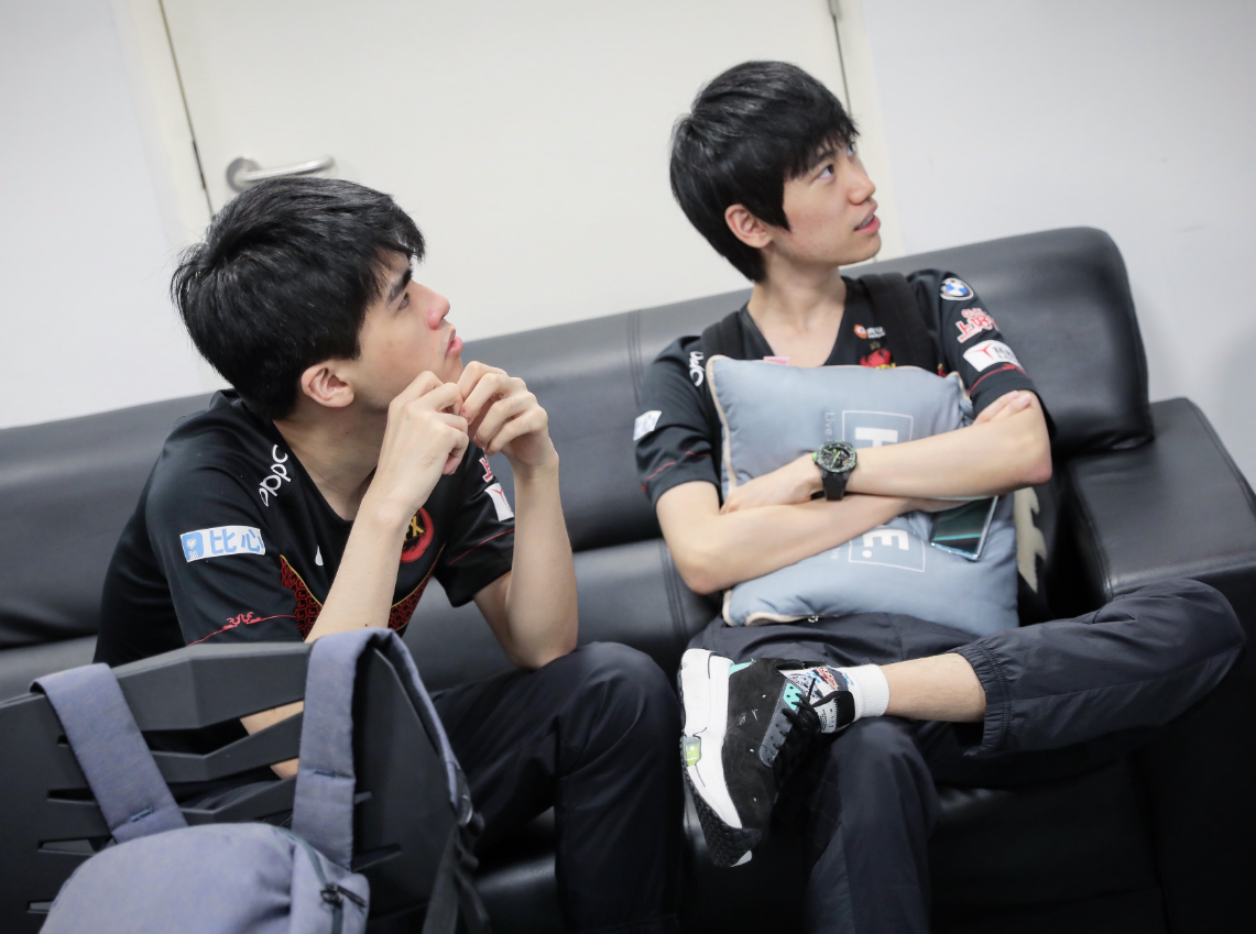 九游娱乐官方-PSG翻盘FPX,Knight拿下关键大龙激烈交锋半决赛,留下经典瞬间