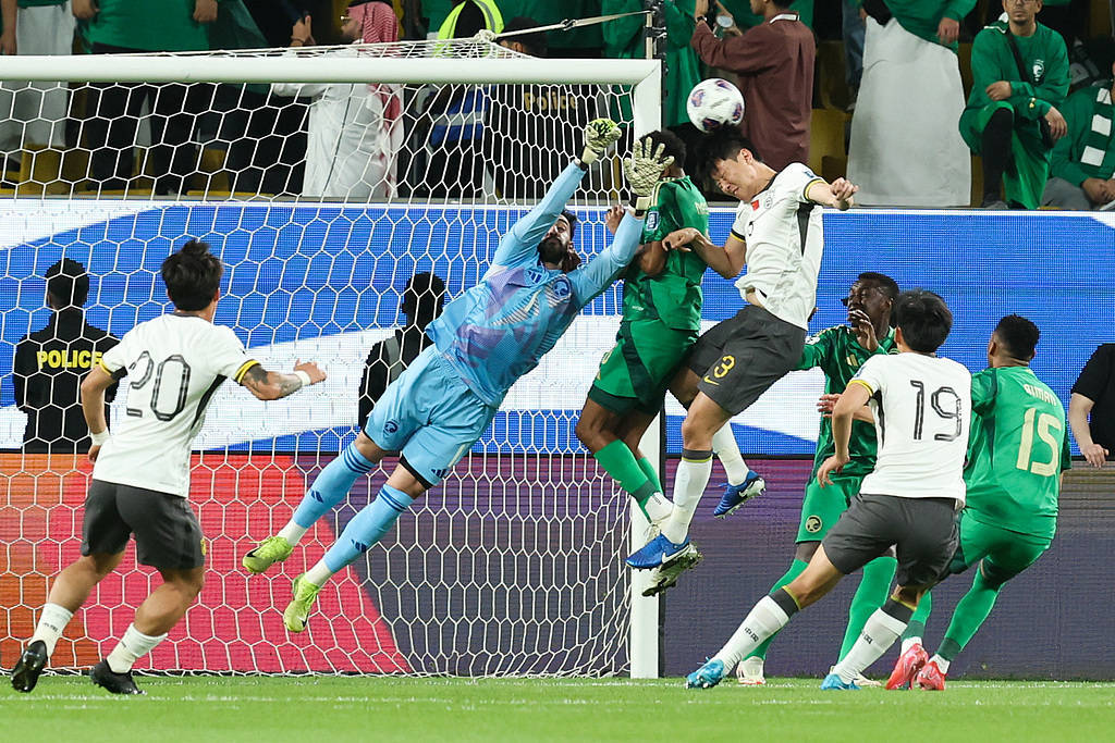 包含阿尔梅里亚客场大败，现排名垫底的词条