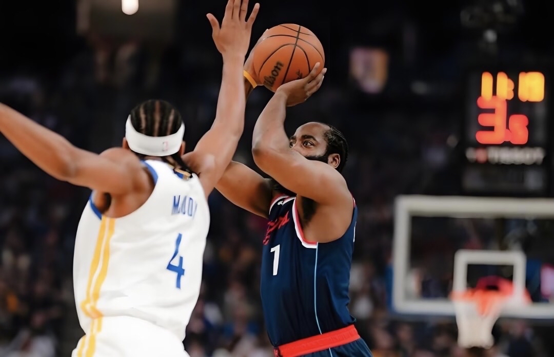 火箭胜灰熊，哈登表现抢眼