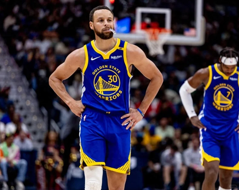 勇士再胜灰熊，领先西部决赛系列赛的简单介绍