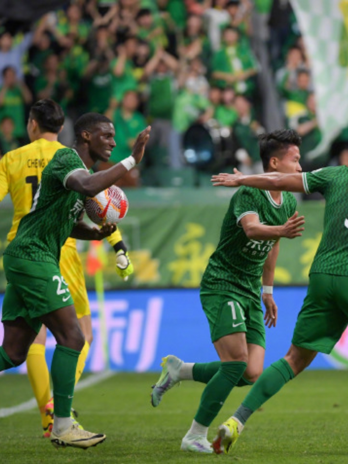 国安客场大胜江苏苏宁，扩大领跑优势！