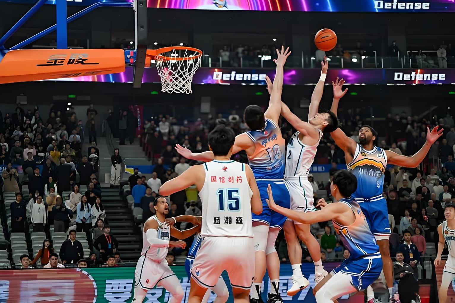 CBA明星对抗赛精彩上演，球员技术各显神通