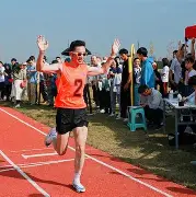 施博林堡力竭支撑，却胜过其他参赛