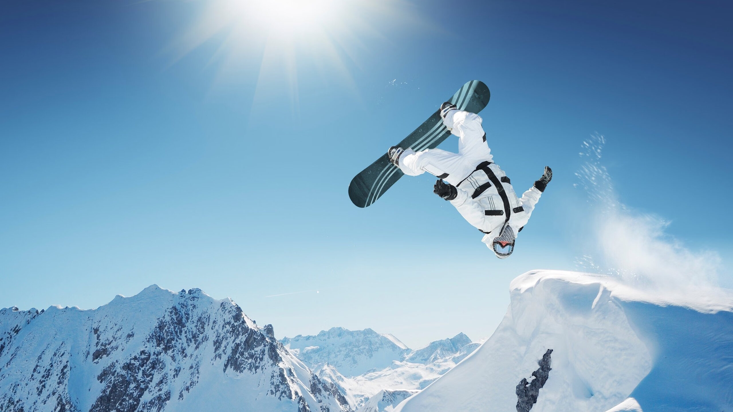 九游娱乐-雨战银石，威廉姆斯的绝地翻盘与周冠宇的带队首胜